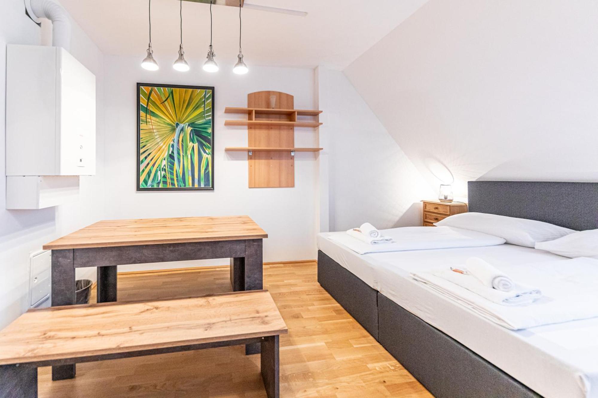 Penthouse Suites By Jr City Apartments Wina Bagian luar foto