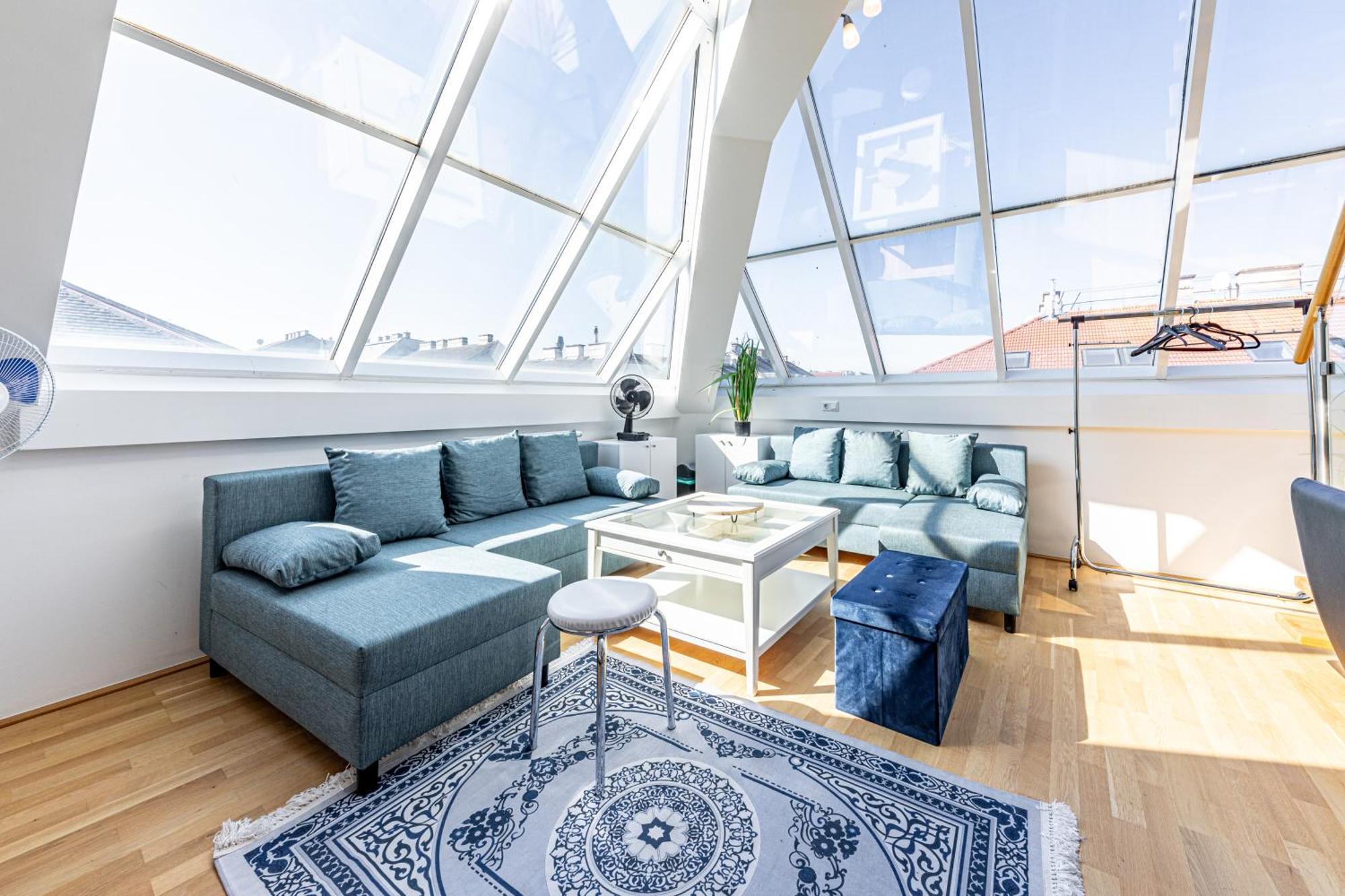 Penthouse Suites By Jr City Apartments Wina Bagian luar foto